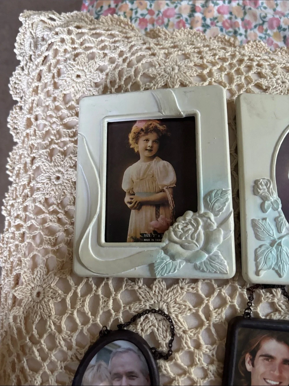 Vintage Style White Decorative Picture Frame Set - Home Accents
